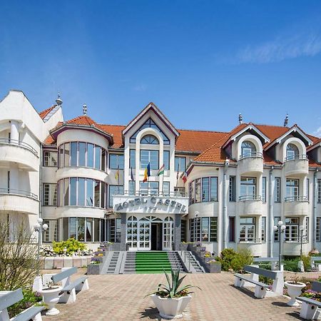 Hotel Castel Сфынту-Георге Экстерьер фото