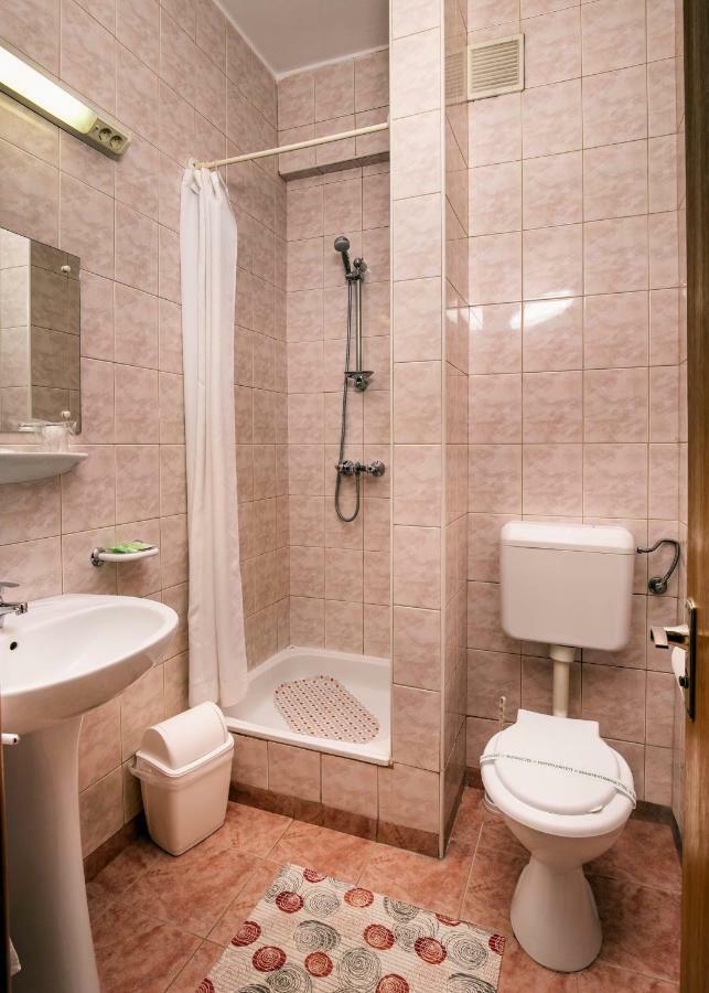 Hotel Castel Сфынту-Георге Экстерьер фото