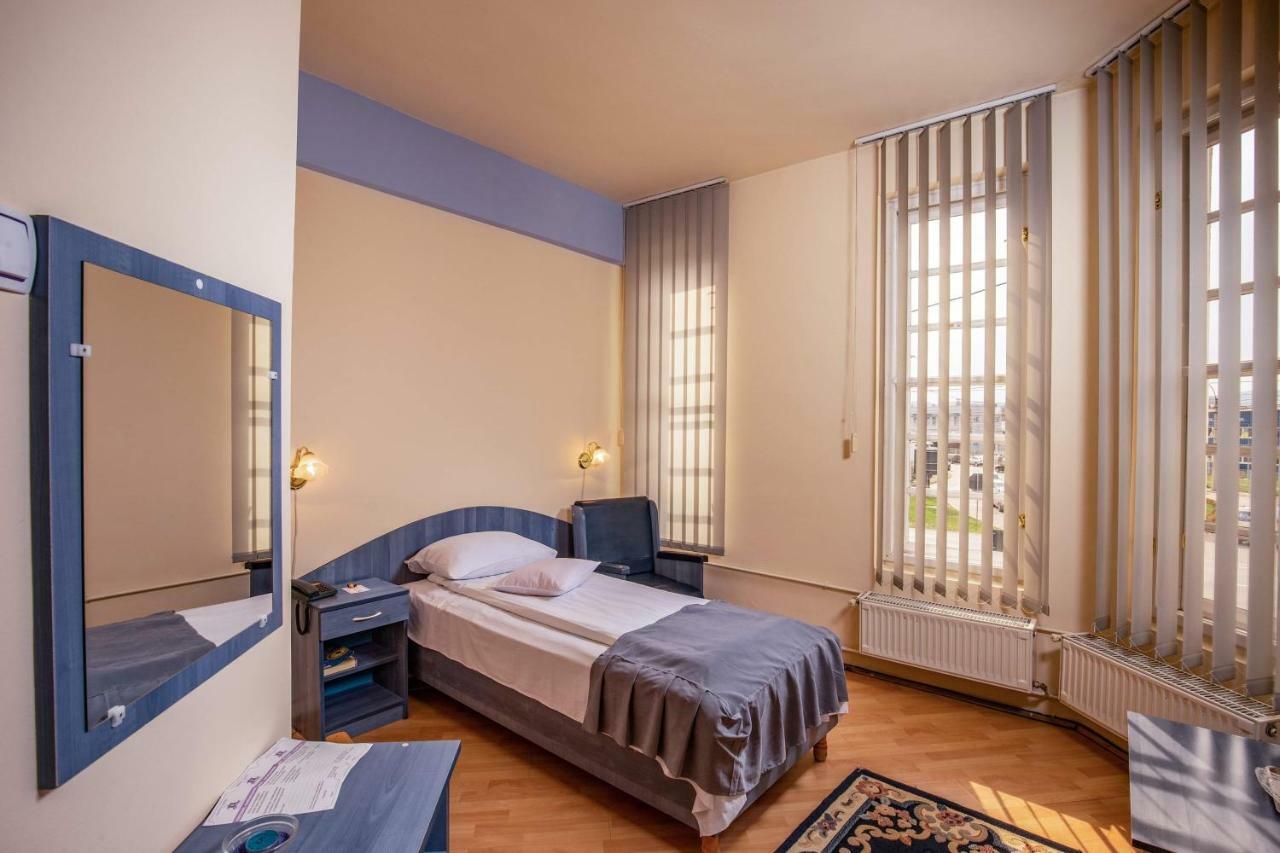 Hotel Castel Сфынту-Георге Экстерьер фото